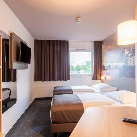 B&B Hotel Regensburg-City Exterior photo