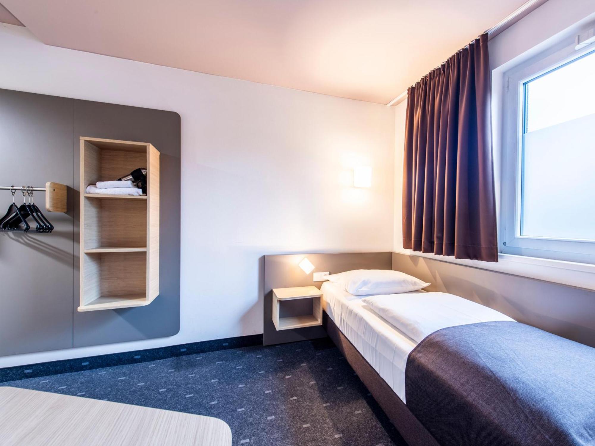 B&B Hotel Regensburg-City Exterior photo